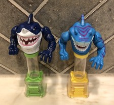 Juego de dos dispensadores de caramelos Street Sharks Flix 1995 vintage - cuchillas y ripster