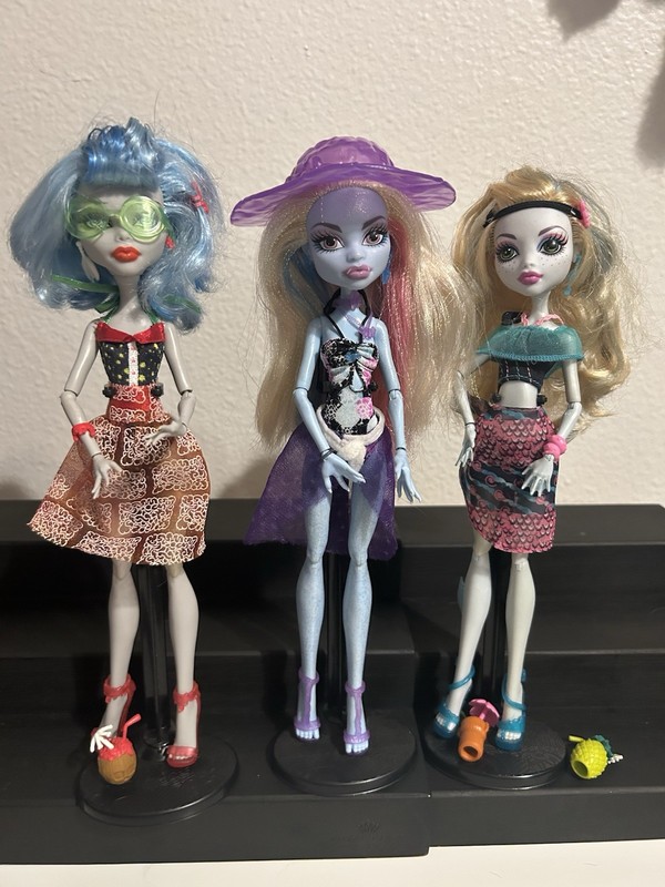 Monster High Escape From Skull Shores Doll Lot