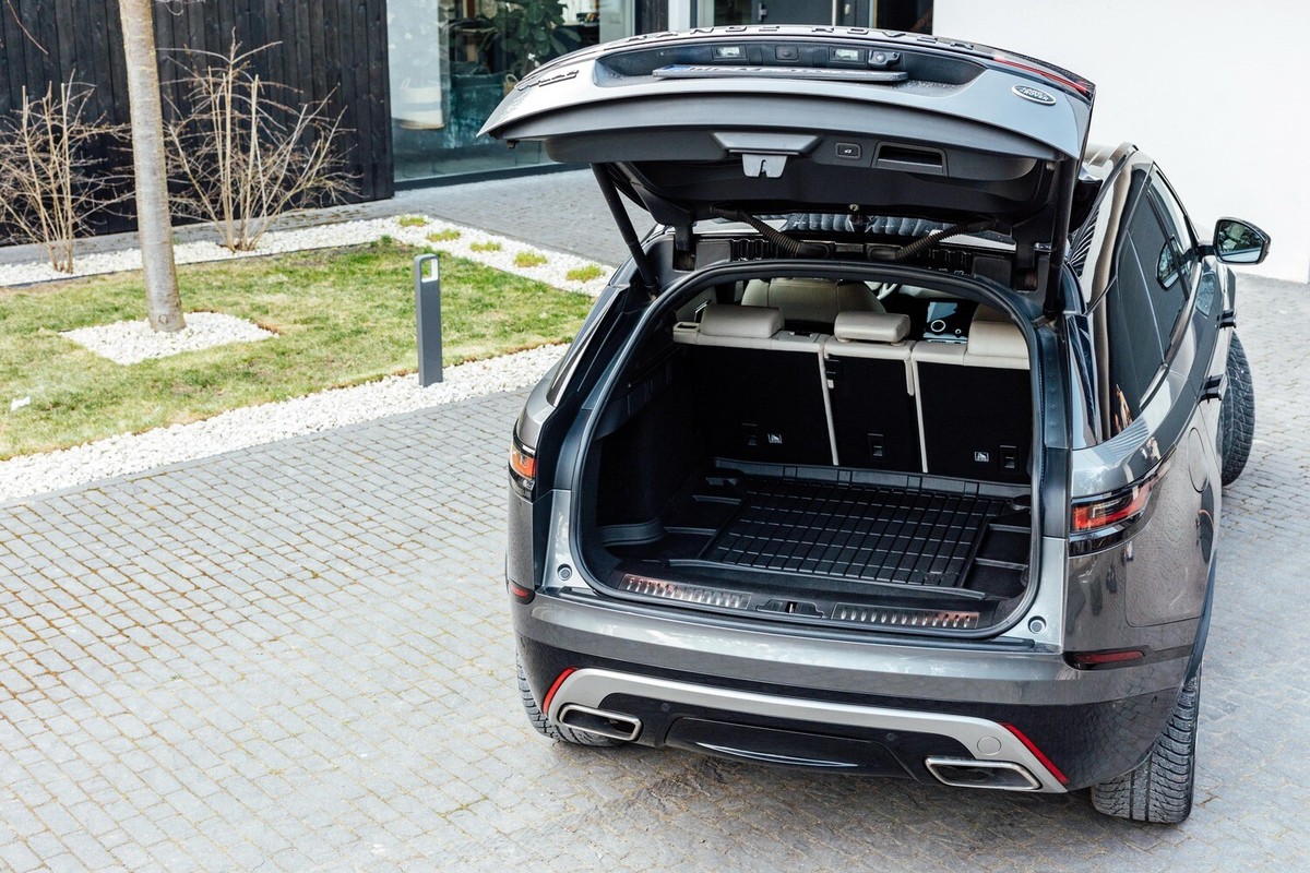 Vasca Baule In Gomma TPE Su Misura Per Audi Q7 7 Posti Dal 2015: Bordo Alto 5 Cm, Antiscivolo, Inodore E Facile Da Pulire