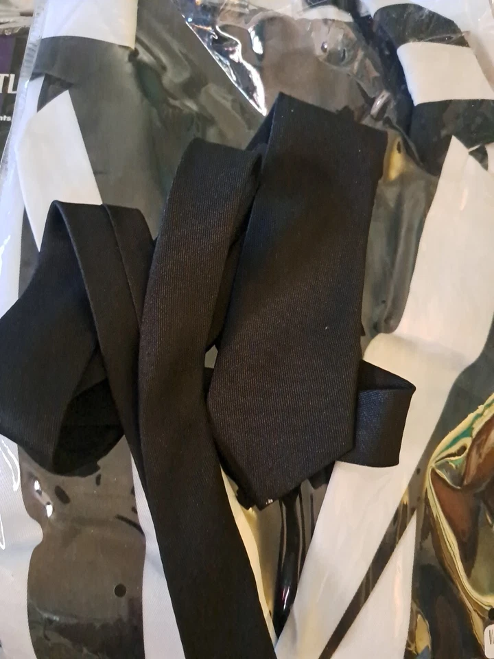 Spirit Halloween Beetlejuice Adulto Beetlejuice Traje Disfraz Talla Mediana Foto 3 de 4