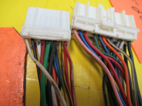 COMPUTER WIRE PLUG off TRANSMISSION TCM SHIFT MODULE 95440-28880 00 01 TIBURON - Picture 11 of 12