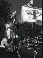 1992 Press Photo Anthony LaPorte sets the sails on the quarter-scale replica