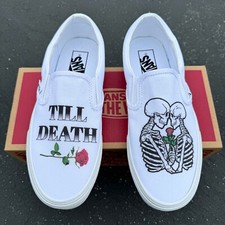 Zapatos sin cordones Till Death Kissing Skeletons con rosa personalizados Vans
