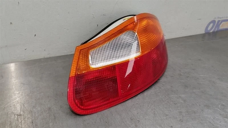 99 PORSCHE BOXSTER 986 LUZ TRASERA PASAJERO DERECHO 98663141403 Foto 4 de 4