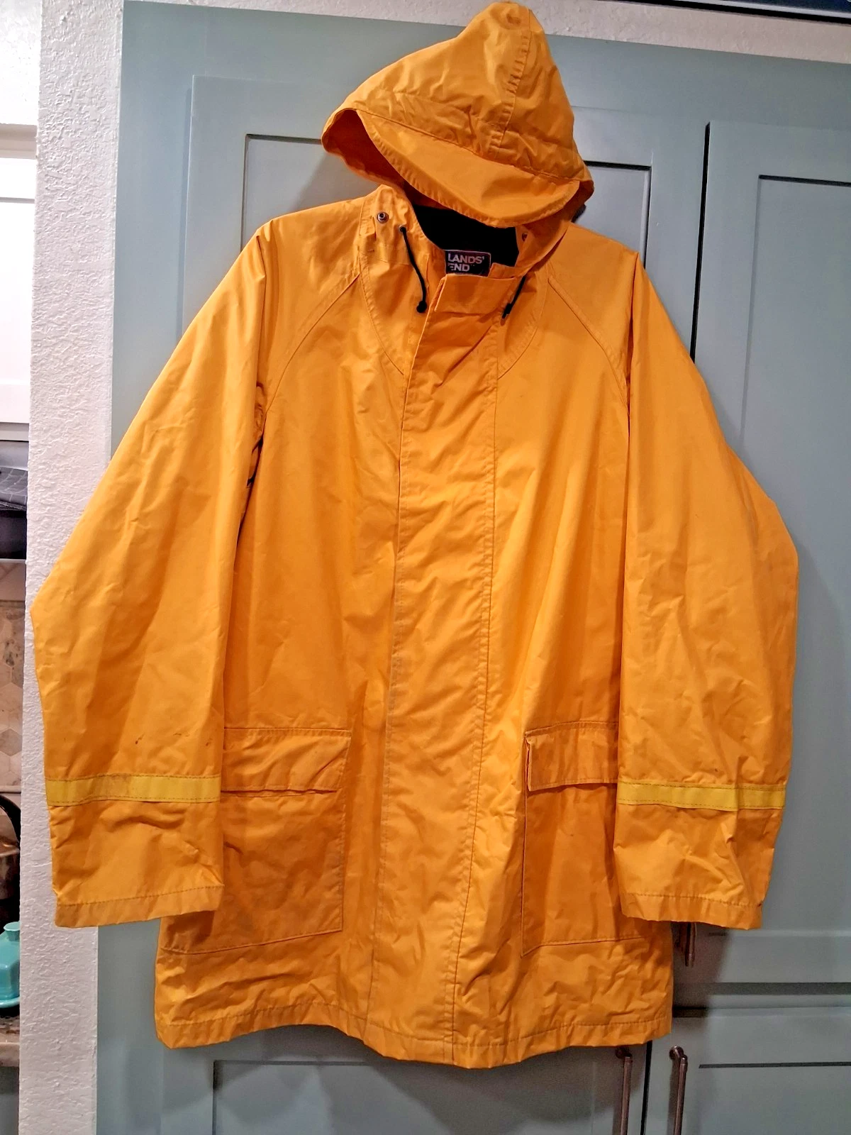 Vintage LANDS END YACHT STORE Yellow Raincoat Jacket W/Hood Made USA Men's LARGE