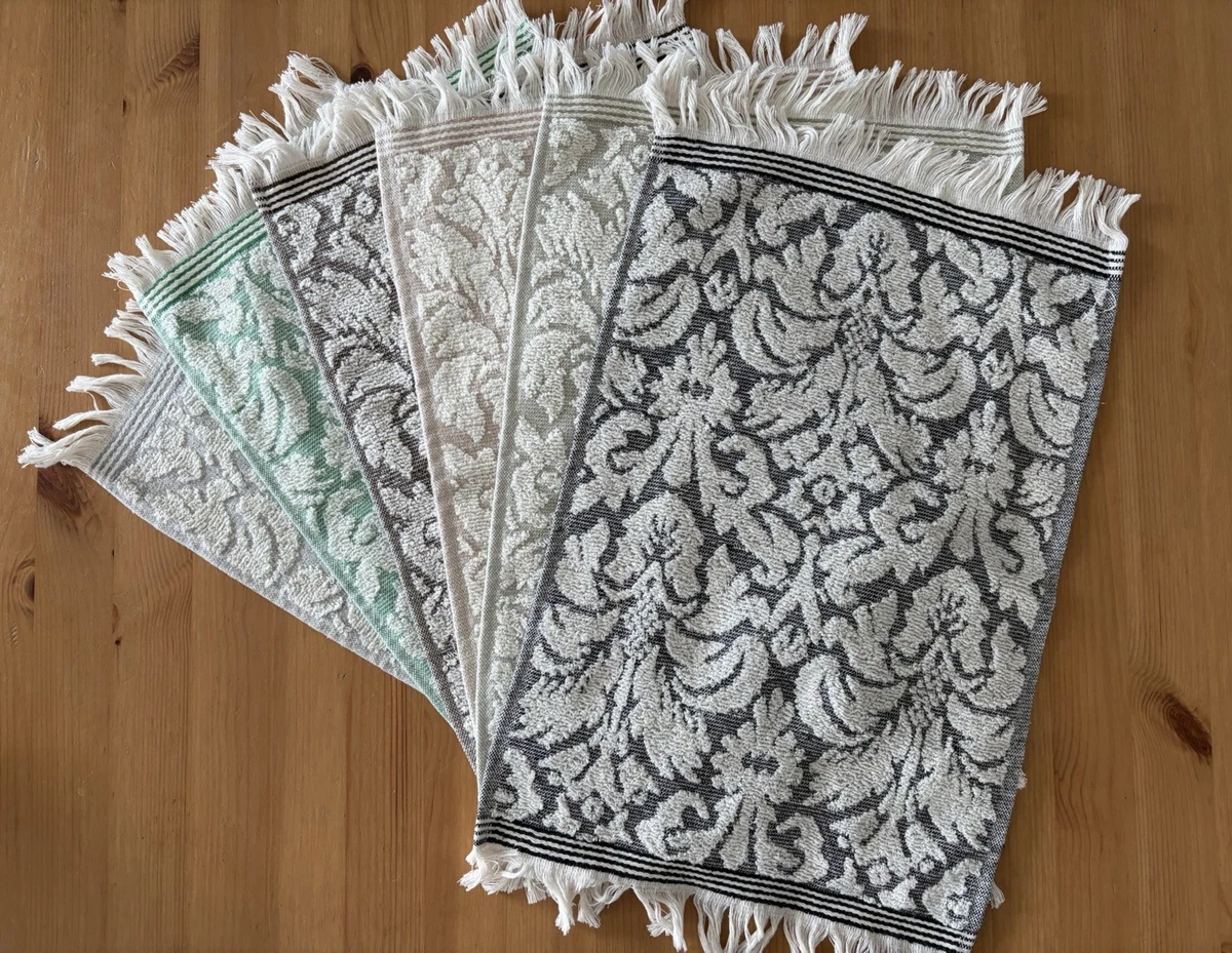 frühstückstisch decken ideen Gedeckter für zwei … – Bilder kaufen – 686178 ❘ StockFood Auswahl Schrankbreite:für 1000 mm Schrankbreite, BXT = 966 x 305 mm