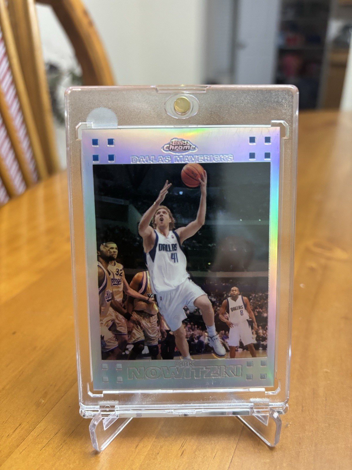 2007-08 Topps Chrome Refractor #41 Dirk Nowitzki /999 – HOF Legend