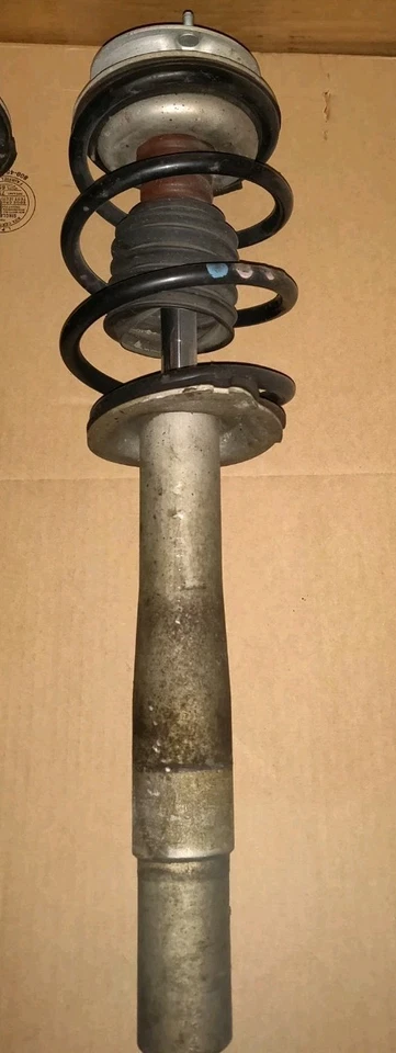 04-10 BMW E60 525I 528I 530I TRACCIÓN TRASERA CONDUCTOR DELANTERO y pasajero OEM puntal Foto 3 de 4