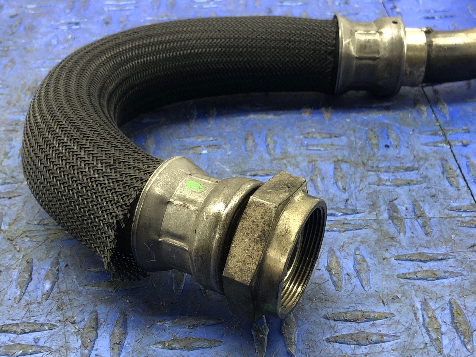 2006-2018 ASTON MARTIN VANTAGE V8 ENGINE OIL COOLER OULET LINE PIPE 6G33-9N778