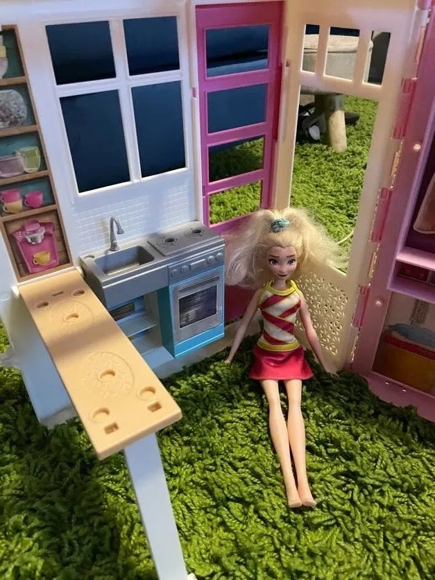 Barbie Dollhouse Portable Playset