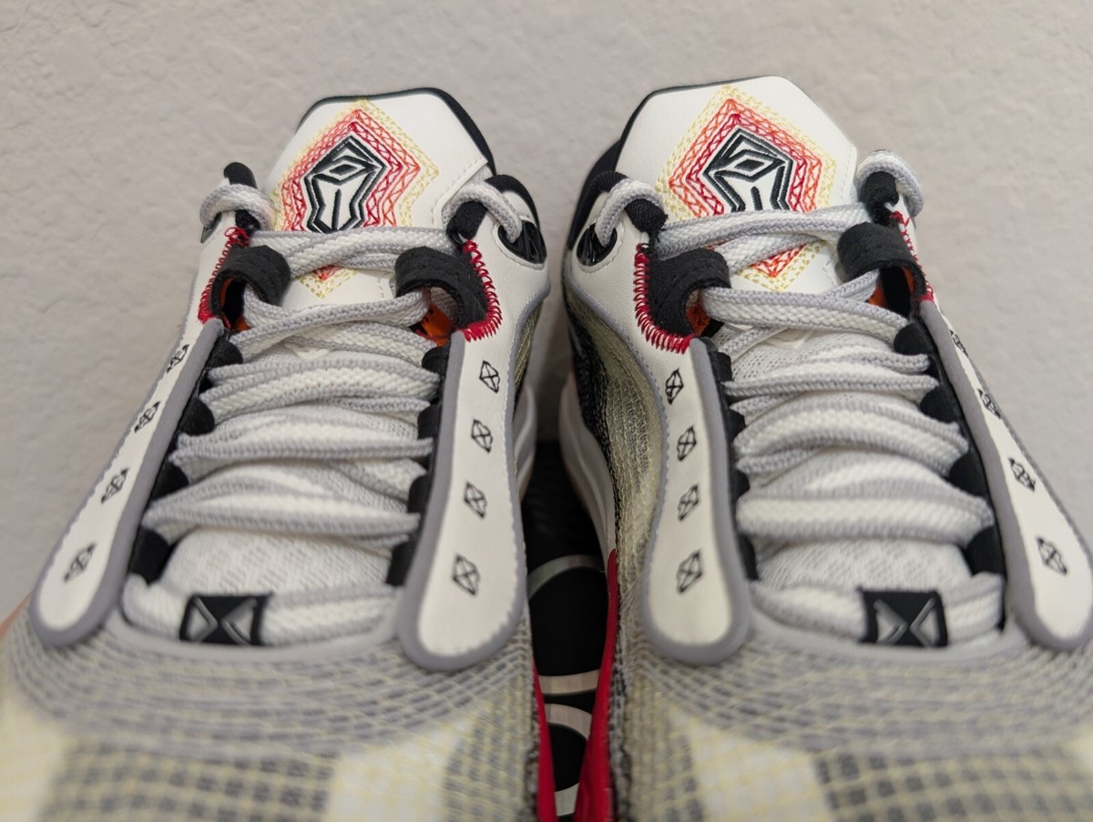 バスケットボールシューズ shock wave six Anta Shock Wave 6 Kyrie Irving White Black Red Brown