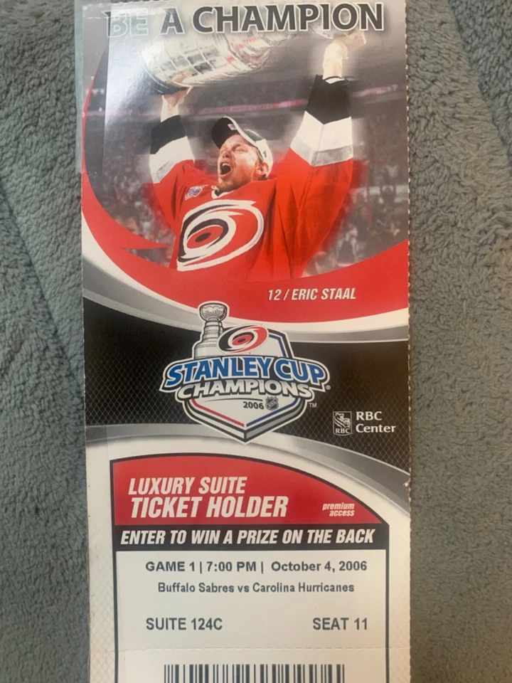 Boleto de hockey sobre huracanes de Carolina del Norte 2006 Eric Staal sin usar Foto 3 de 3