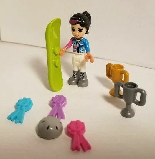 LEGO Friends Snowboarder con Trofeo y Cinta Premios Casco Pelo Resaltado Foto 2 de 2