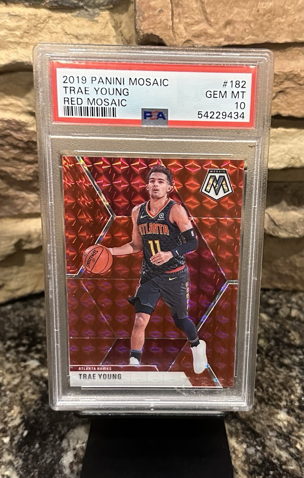 2019-20 Panini Mosaic - Trae Young #182 Red Mosaic Prizm PSA 10