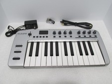 M-Audio KeyStudio 25 MIDI Controller keyboard with power and cables