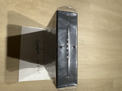 TeslaBotアクションフィギュアTesla Diner限定 ＋限定袋(新品) FREE TOTE BAG] Tesla Diner Exclusive Black Optimus Bot Action