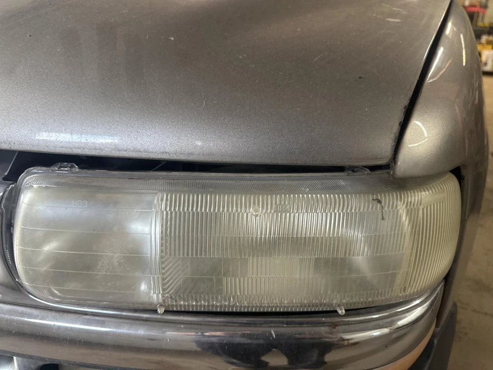 Parasol izquierdo usado se adapta a: Chevrolet Suburban 1500 2002 iluminado L. sin atenuación Foto 2 de 4