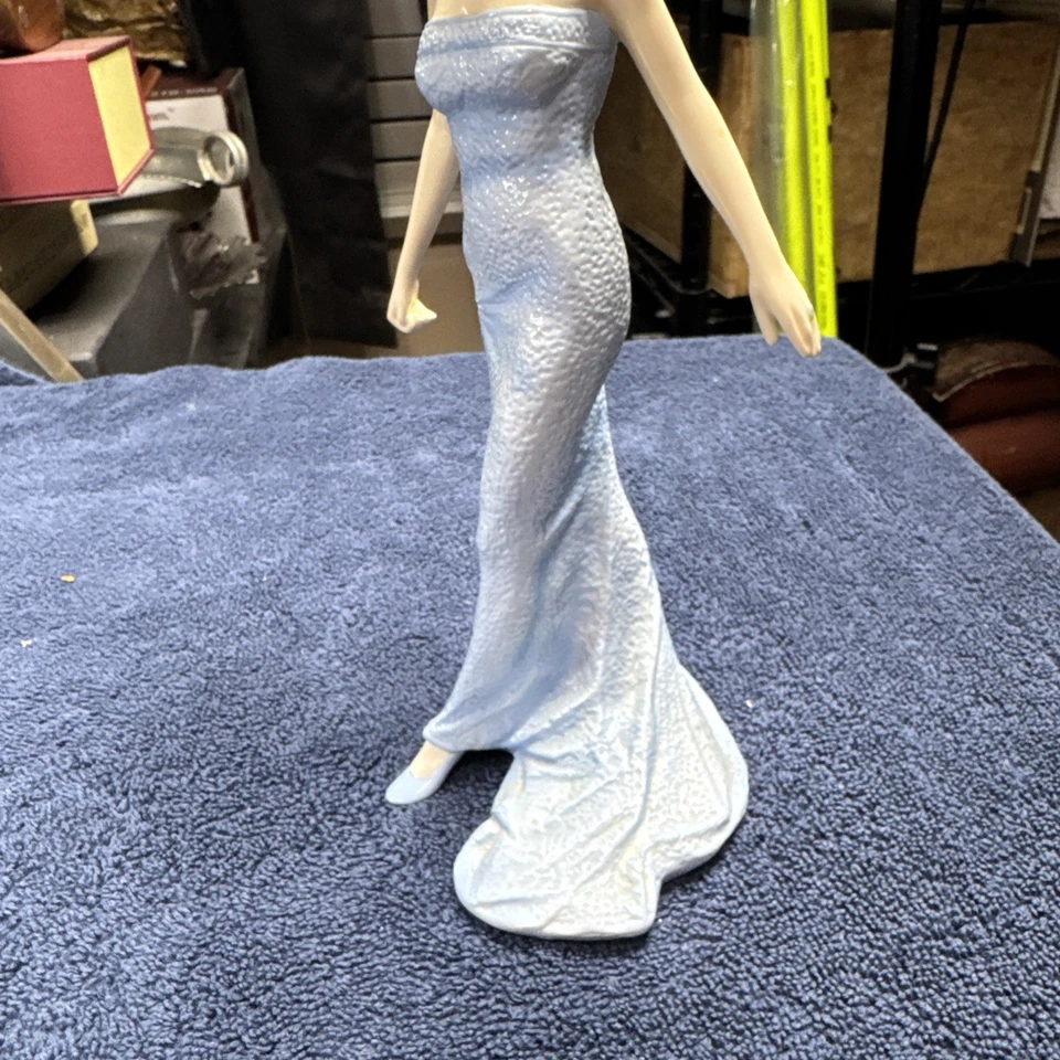 Royal Doulton Diana Princess of Wales HN 5061 Figurine Bone China - Image 3 of 4