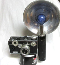 VINTAGE 1950s ARGUS C3 CAMERA WITH FLASH  BULB