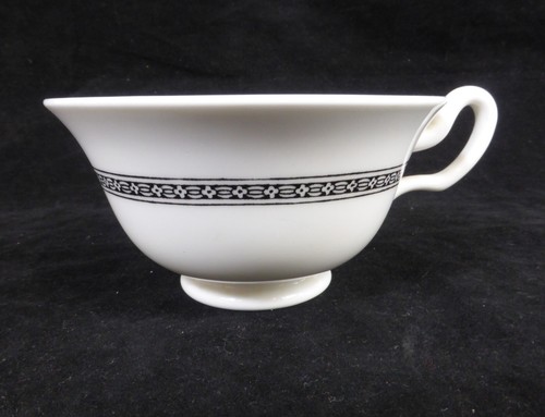Vintage Wedgwood Florentine Black Trio of Tea Cup Saucer and Side Plate - Picture 6 of 13