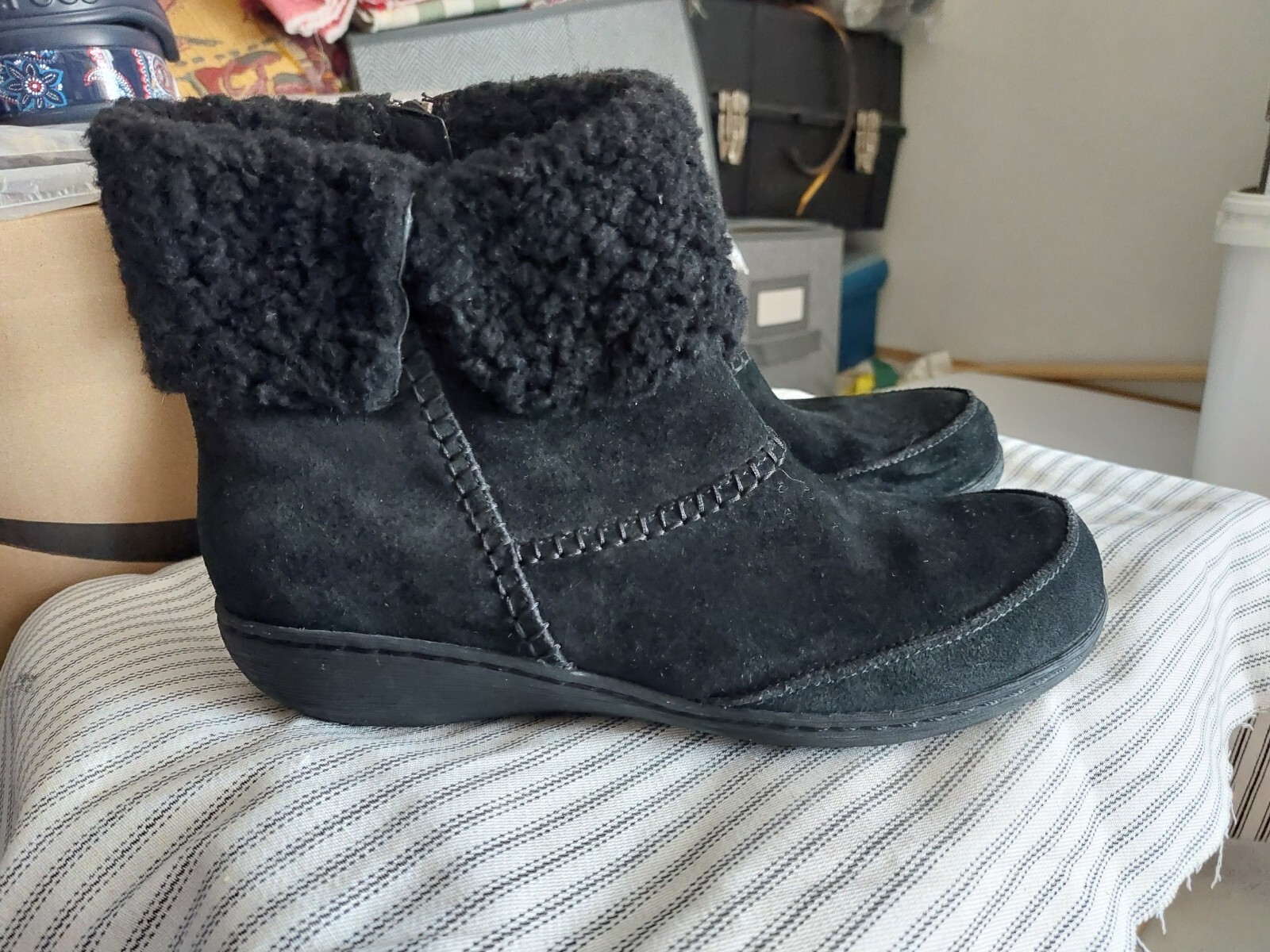 Clarks Zip up black Collection Soft Cushion Suede Ankle Boots Faux w/ Fur tops 7 image 3