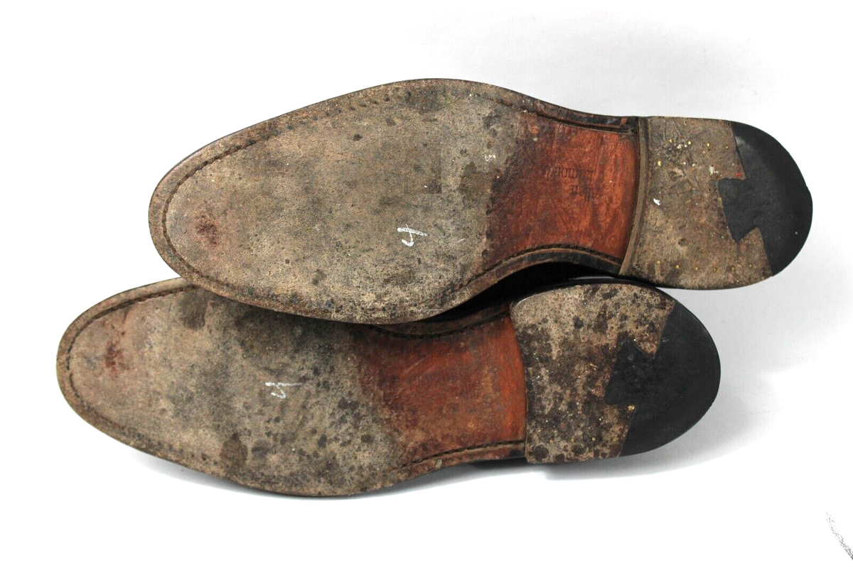 Allen Edmonds Men display picture 2