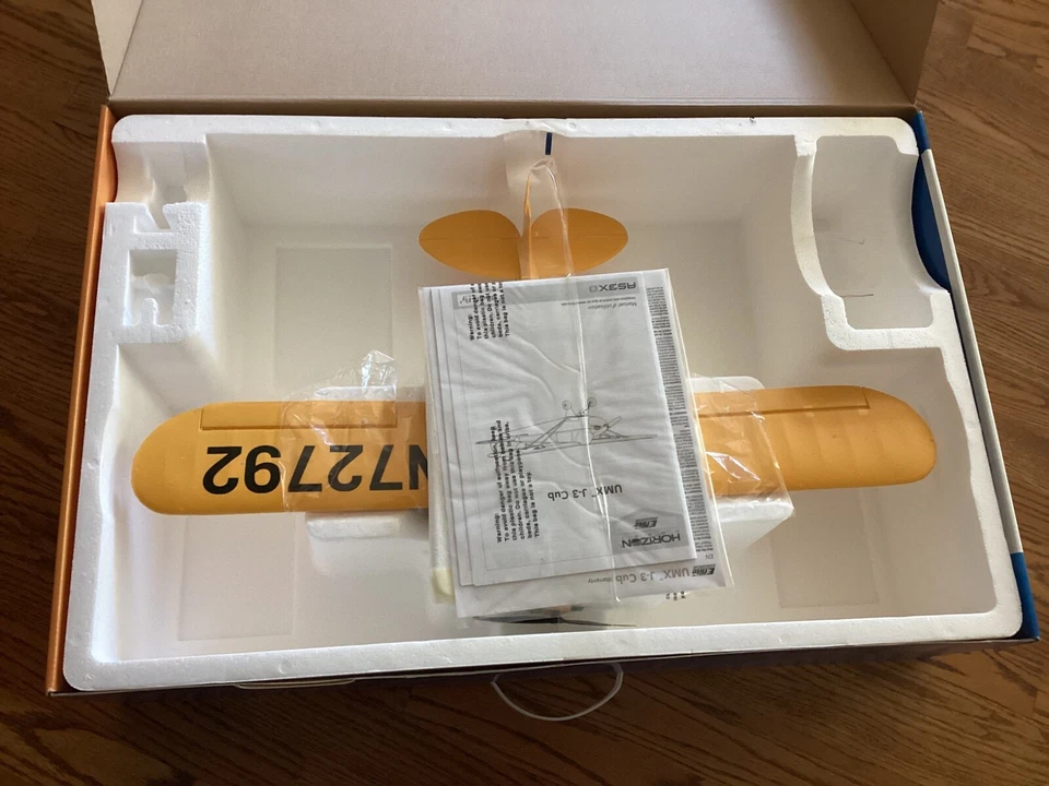 Rare E-flite RC Airplane UMX J-3 Cub BNF AS3X 2.4 GHz EFLU3450 Brushless - Image 2 of 4