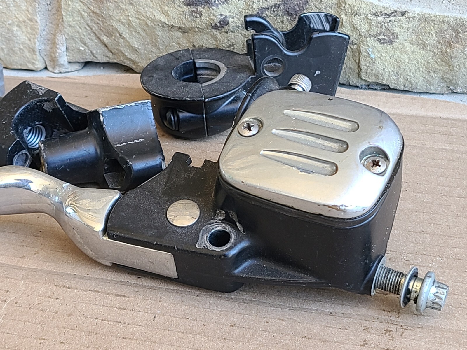 Harley Road King Electra Glide Dyna 11/16 Front Brake Master Cylinder