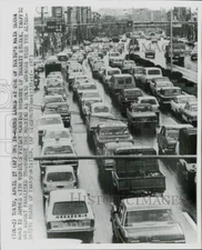 1973 Press Photo Inbound Lanes of Tokyo Road Jammed Due to Transit Strike, Japan