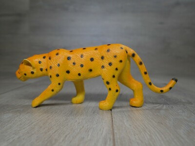 『 Yellow Leopard fam 』by Zuberi 30*40cm Zuberi Yellow Leopard Family Artwork 30x40cm TinTinga