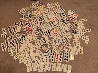 Vintage Buttons On Cards LOT 700+ La Mode Casa de Leon Le Chic Elan MCM