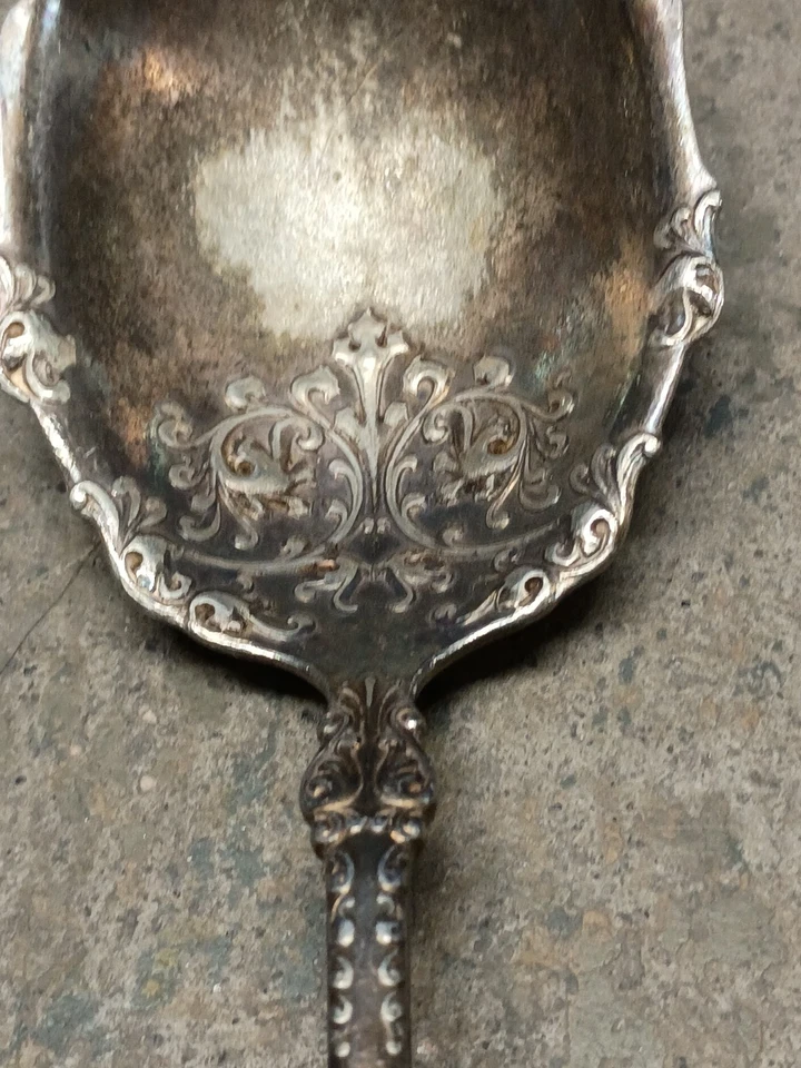 Berkshire Silverplate, 1897 от International Silver Solid Berry/Casserol ложка. - Изображение 3 из 4
