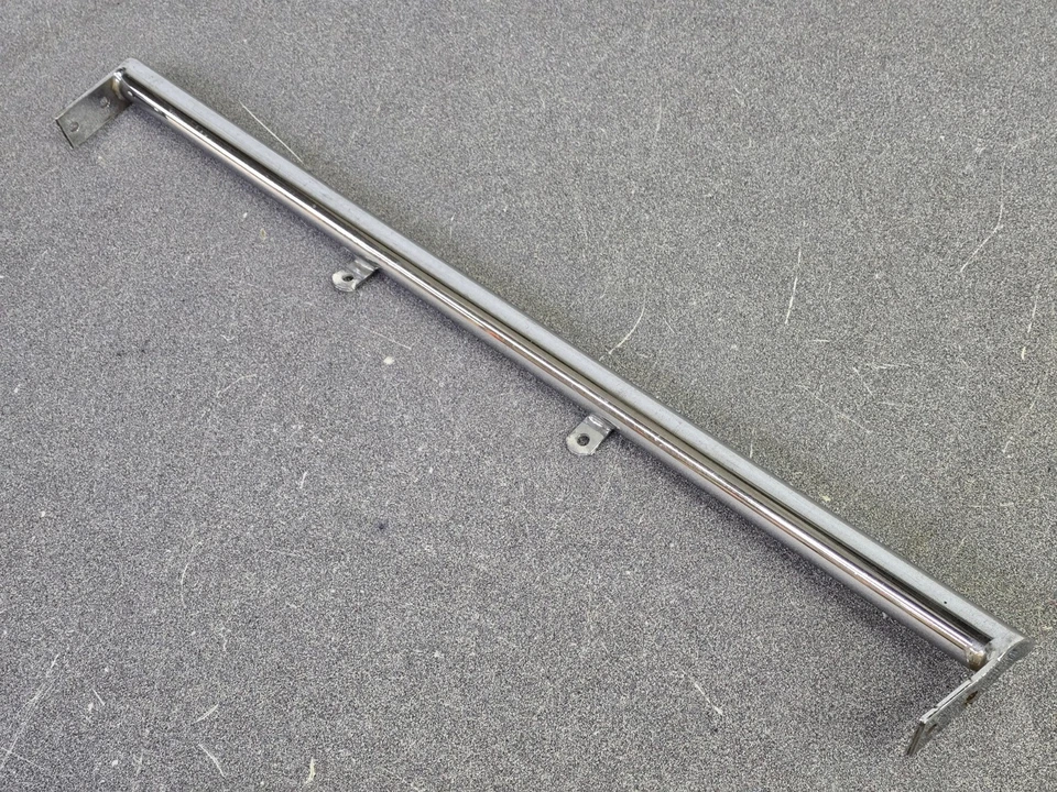 BONITO USADO ORIGINAL AMCO PORSCHE 911 912 FRT PARACHOQUES MONTAJE CROMO MUNICIÓN BARRA DE CHOQUE Foto 3 de 4