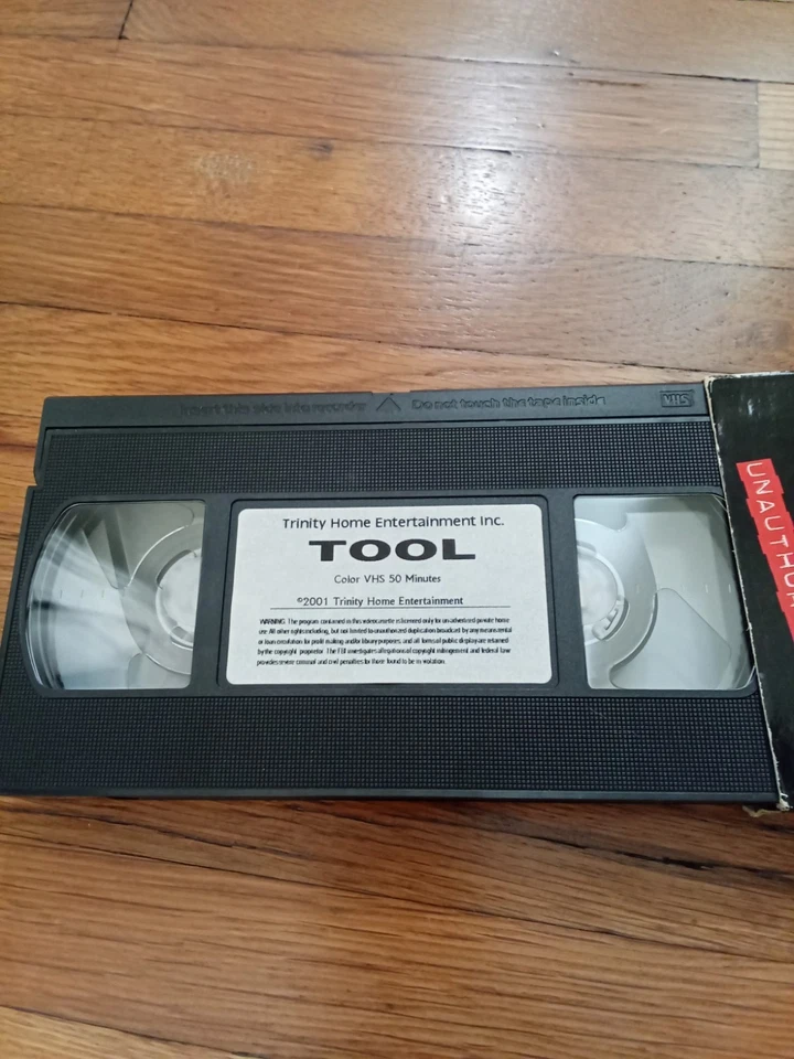 Инструментальная группа видеокассеты несанкционированная биография тоология музыка 2001 хард-рок металл б/у в отличном состоянии - Изображение 4 из 4