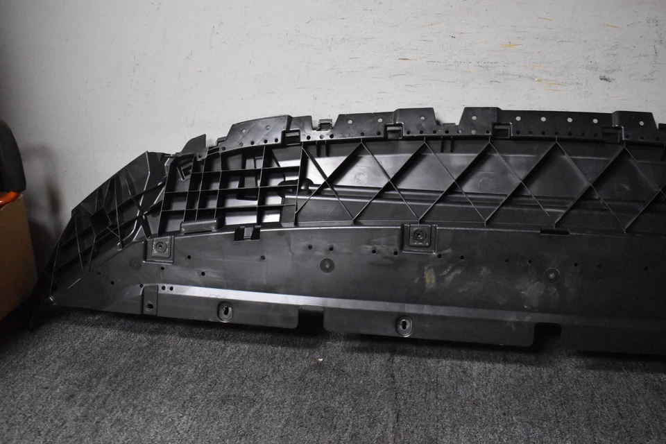 AUDI Q5 PREMIUM 2021-2023 PLACA DE CUBIERTA FABRICANTE DE EQUIPOS ORIGINALES Foto 2 de 4