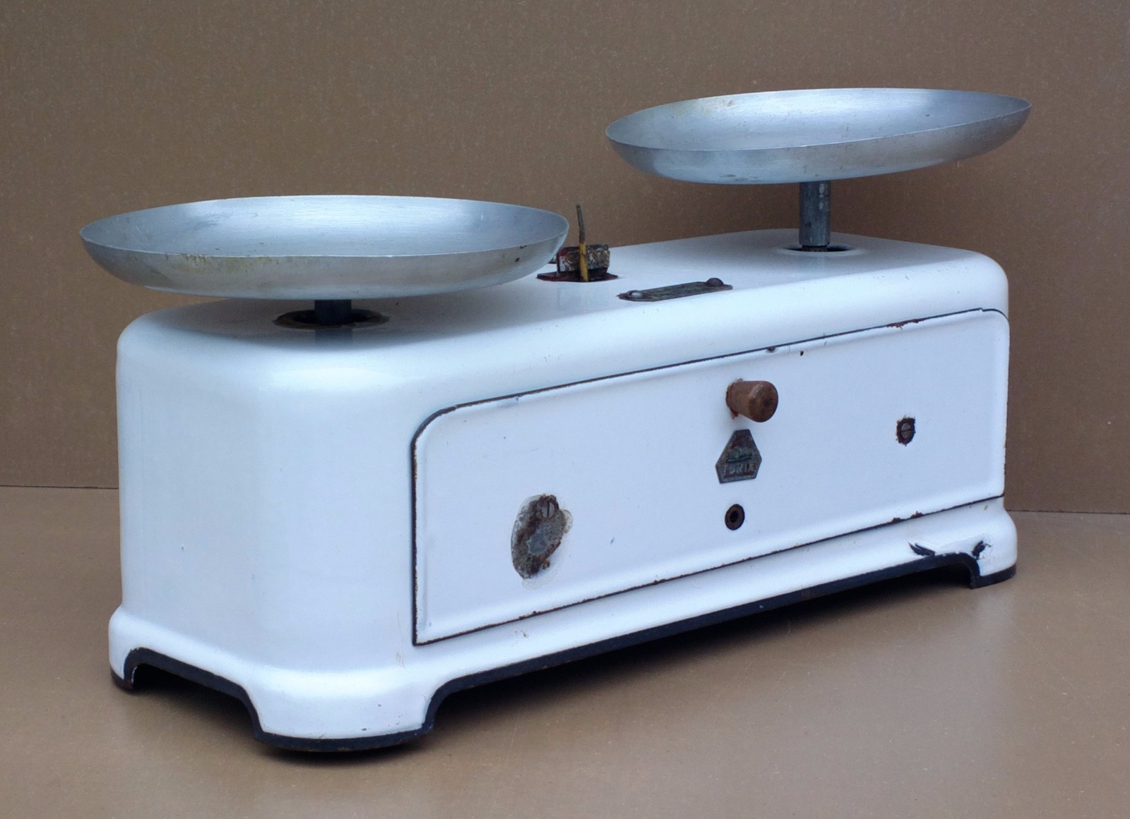 Ancienne Balance De Ménage En Céramique Blanche - Vintage, Années 1920-1940
