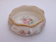 VINTAGE BELLEEK LENOX SCALLOPED W/GOLD TRIM OPEN SALT SELLAR