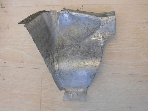 Hitzeschutzblech Wärmeschutzblech aus Motorraum ecke hinten | VW Passat B5 3B2