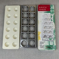 Villaware Ravioli Maker 5400 makes 12 raviolis 1 3/4" square Inch Chef Vintage