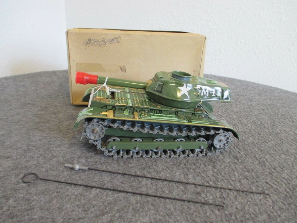 JUGUETES MODERNOS AÑOS 50 TANQUE ORUGA M-1 HOJALATA LITOGRAFÍA JUGUETE ALIMENTADO POR BATERÍA CON CAJA FUNCIONA Foto 3 de 4
