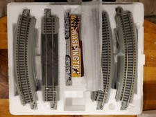 REDSKINS logo, Model Train HO, Engine, 4 cars, Tracks, Transformer, New