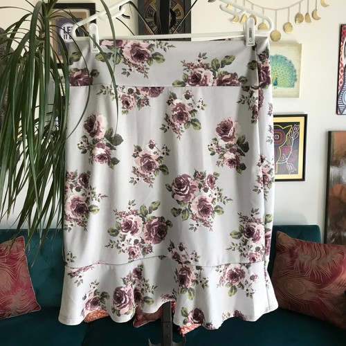 Falda Lápiz AGNES & DORA Talla XL Azul Pálido Estampado Floral Elástico Volantes Nueva con Etiquetas - Imagen 3 de 7
