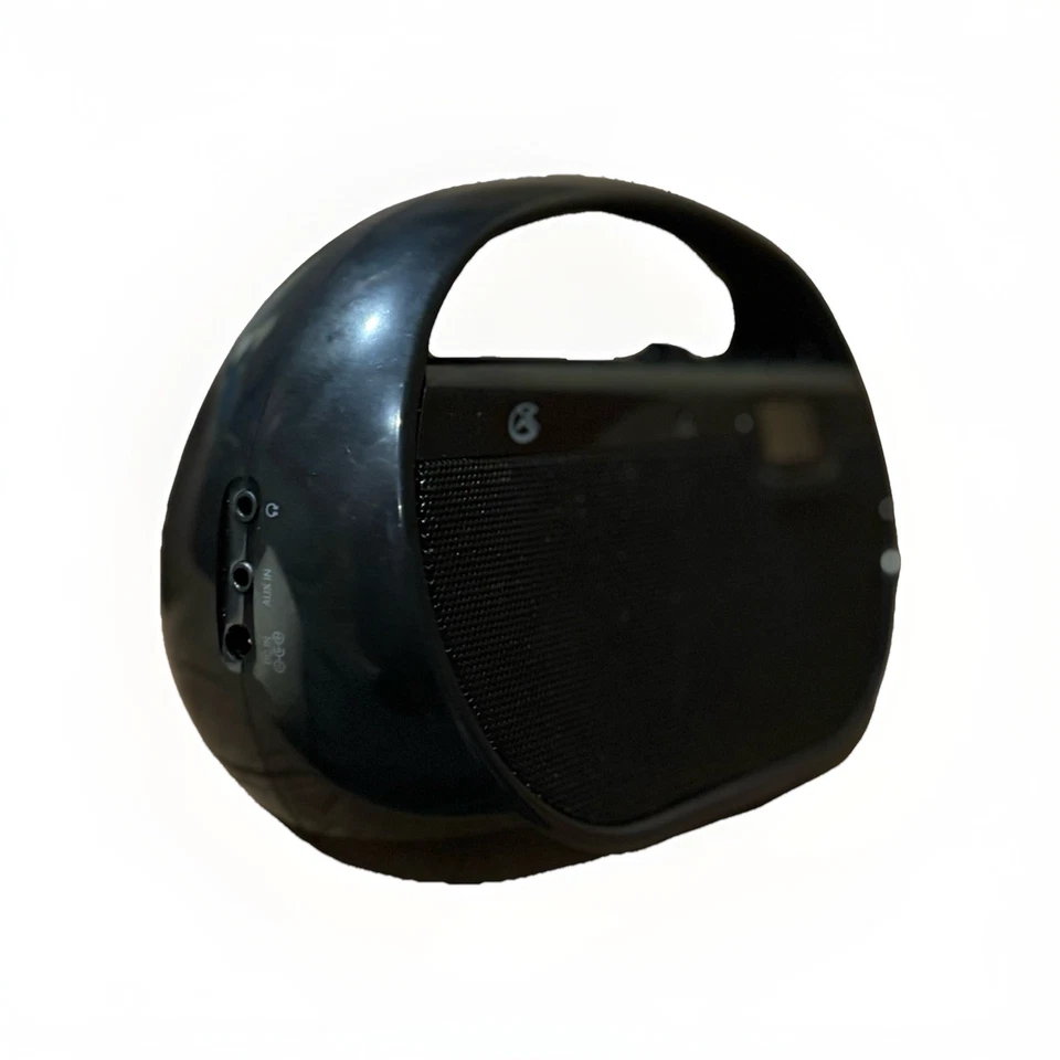 GPX R602B Portable AM/FM Radio with Digital Clock and Line Input Black - Image 3 of 4