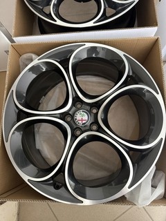 kit N.4 CERCHI IN LEGA ORIGINALI ALFA ROMEO STELVIO DA 20156146319 8 5X20 ET 31