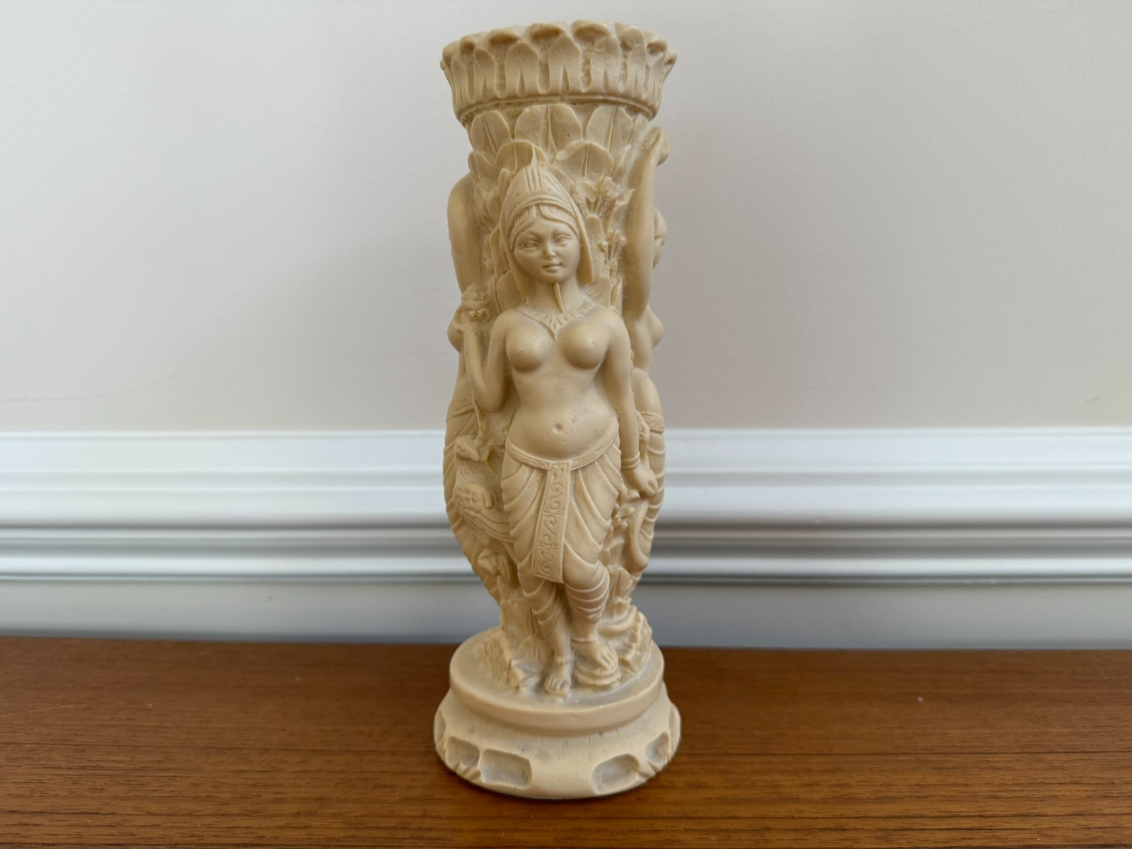 / Vase, 9 1/2"