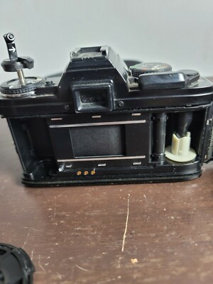 Minolta X-700 SLR Film Camera 1:2.8 Starblitz 135mm lense w