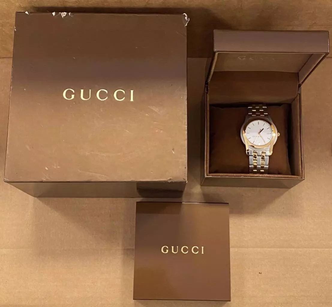 MONTRE À QUARTZ GUCCI G CLASS 5500 XL CADRAN BLANC DATE BICOLORE ACIER INOXYDABLE 38 mm