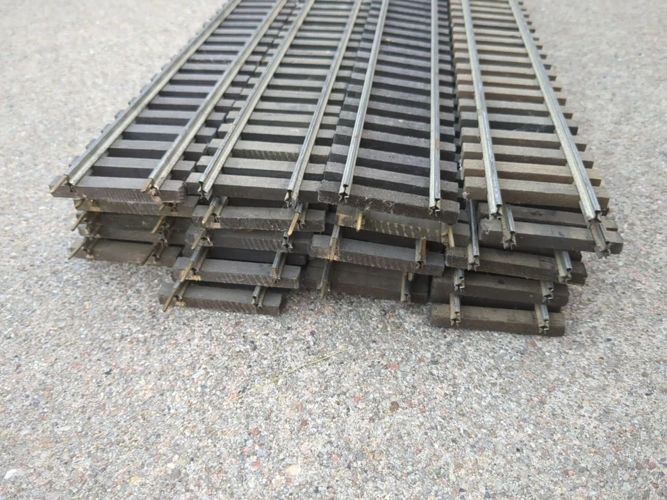 Lot 20 Gargraves O track 2-Rail Straight 37" - Image 2 of 4