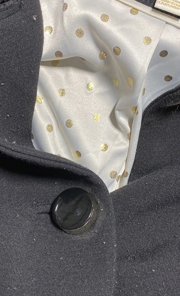 Abrigo para mujer Kate Spade New York negro con lazo trasero plisado calce y acampanado talla M Foto 4 de 4