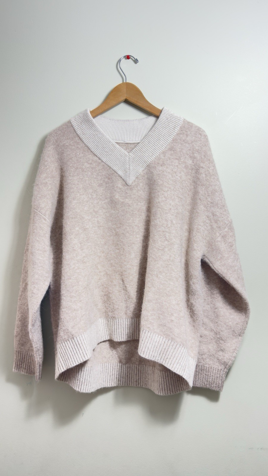 Lululemon Women's Size Large  Alpaca Wool-Blend V-Neck Sweater Cozy Warm Preppy